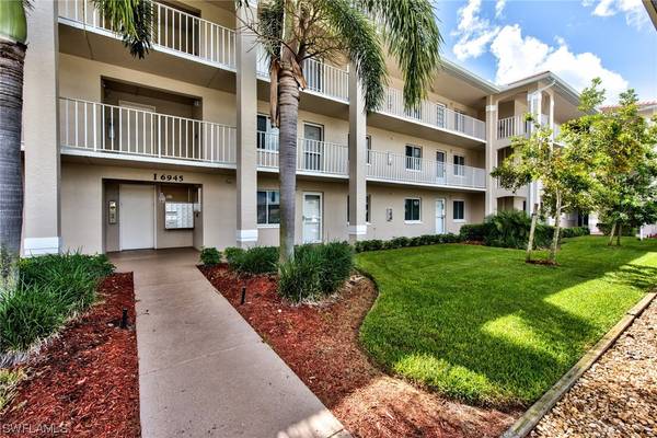 6945 Dennis CIR #I-306, Naples, FL 34104