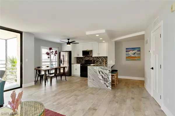 Marco Island, FL 34145,1085 Bald Eagle DR #B305