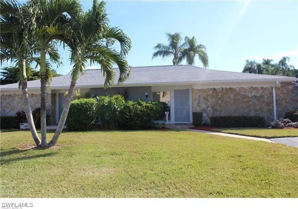 Naples, FL 34110,680 Palm View DR #5