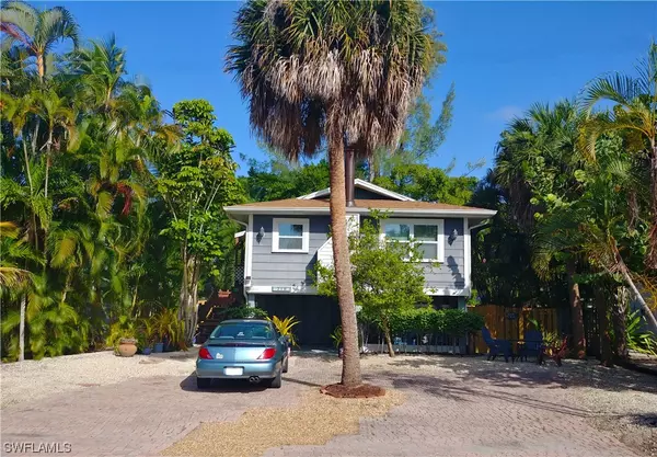 Fort Myers Beach, FL 33931,217 Dakota AVE