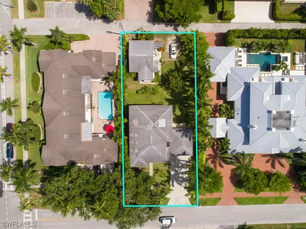 264 8th AVE S, Naples, FL 34102