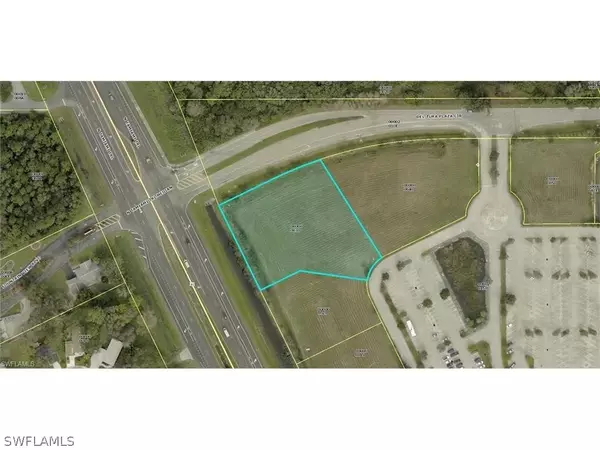 North Fort Myers, FL 33903,18981 Del Tura Plaza LN