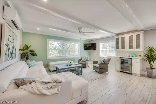 Fort Myers Beach, FL 33931,151 Matanzas ST