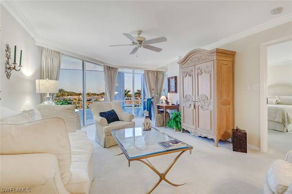 4751 Gulf Shore BLVD N #503, Naples, FL 34103