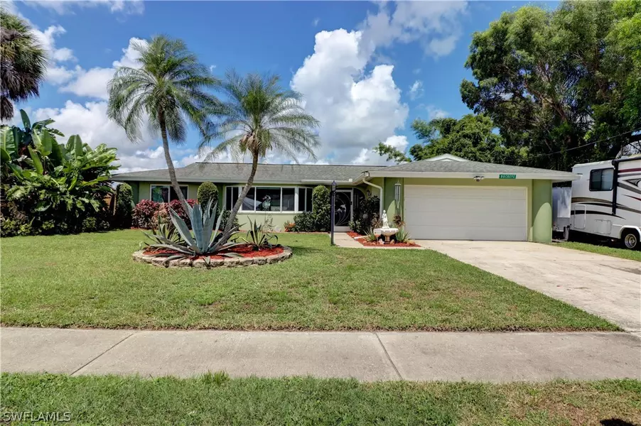 4705 Rockwood CIR, North Fort Myers, FL 33903