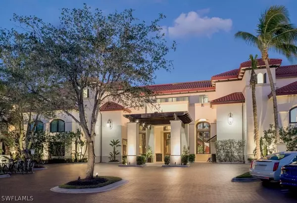 Naples, FL 34102-6258,221 9TH ST S #129