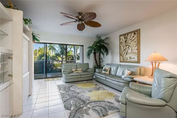 Naples, FL 34113,60 Pelican ST W #202