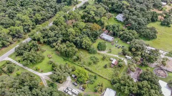 Alva, FL 33920,21910 N River RD