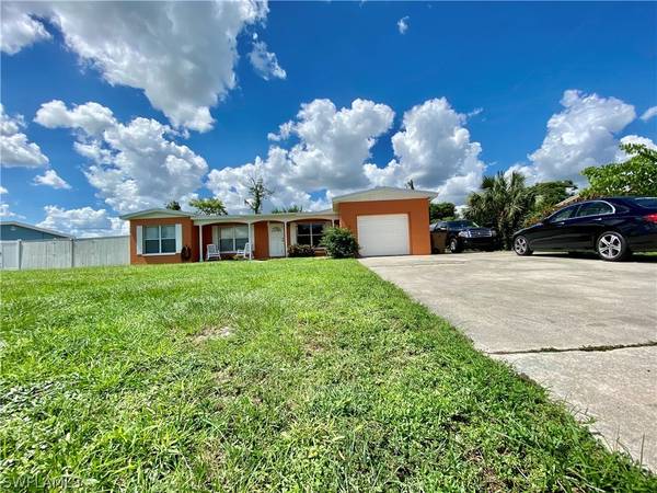 905 Leeland Heights BLVD E, Lehigh Acres, FL 33936