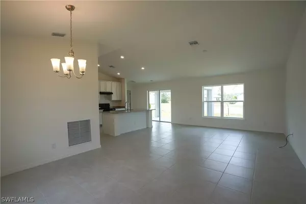Cape Coral, FL 33904,923 SE 34th ST