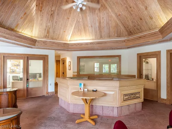 Sanibel, FL 33957,1509 Periwinkle WAY