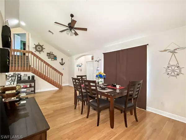 Cape Coral, FL 33990,322 SE 19th ST