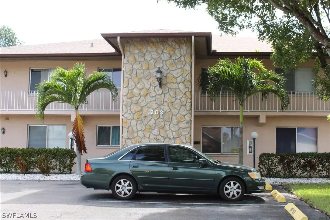 Cape Coral, FL 33990,203 SE 15th PL #214