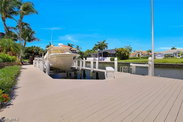 Marco Island, FL 34145,480 Thorpe CT