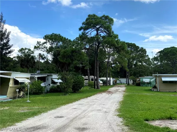 Venice, FL 34293,9071 S Tamiami TRL