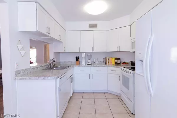 Naples, FL 34109,9597 Crescent Garden DR #D-101