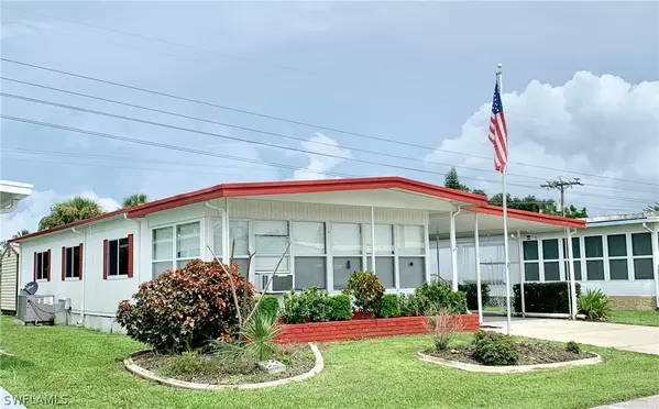 740 Knotty Pine CIR, North Fort Myers, FL 33917