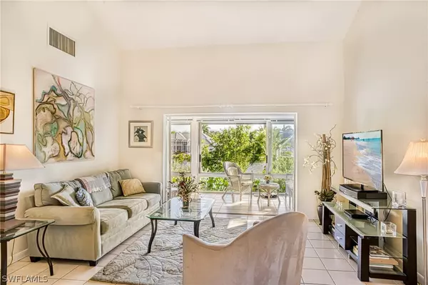 Sanibel, FL 33957,1415 Sandpiper CIR