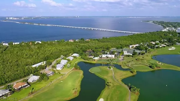 Sanibel, FL 33957,1645 Sand Castle RD