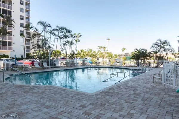 Bonita Springs, FL 34134,5600 Bonita Beach RD #201