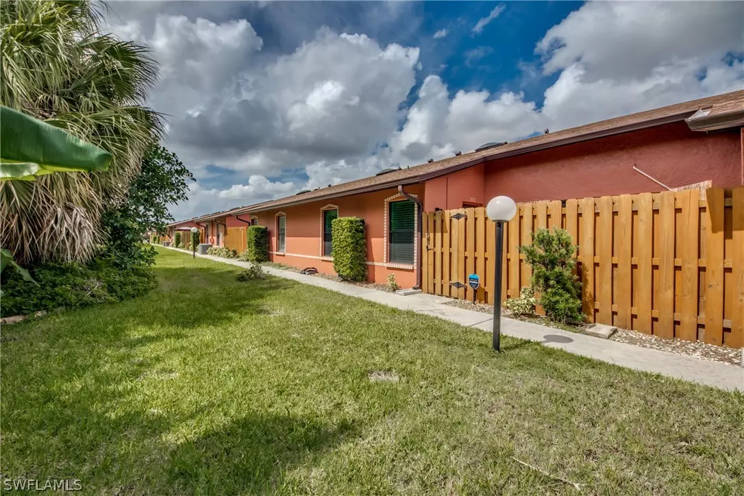 Cape Coral, FL 33914,804 SW 47th TER #202