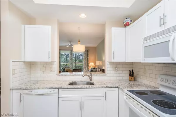 Naples, FL 34109,2345 Carrington CT #103