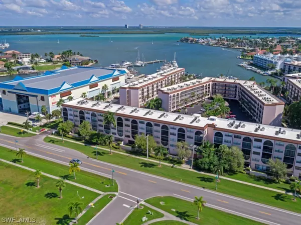 1024 Anglers CV #C-302, Marco Island, FL 34145