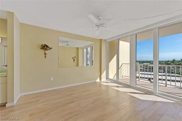 Marco Island, FL 34145,180 Seaview CT #612