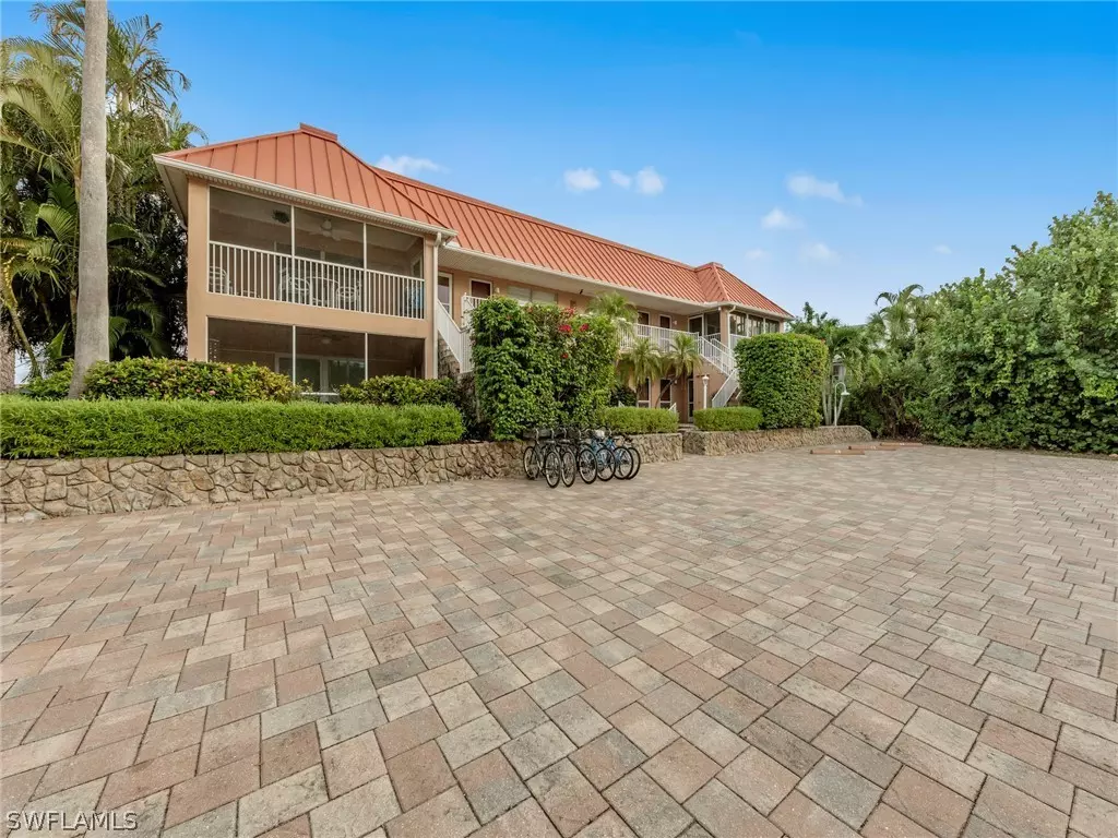 Sanibel, FL 33957,805 E Gulf DR #C5