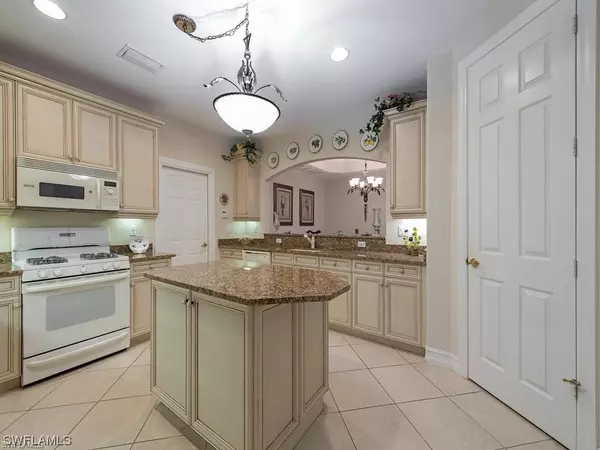 Naples, FL 34109,2838 Tiburon BLVD E #101