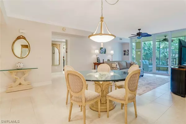 2728 Tiburon BLVD E #A-203, Naples, FL 34109