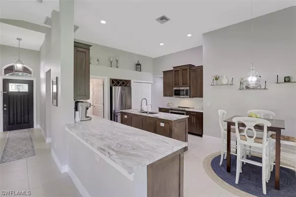 Naples, FL 34109,7068 Timberland CIR