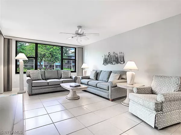 Sanibel, FL 33957,979 E Gulf DR #411