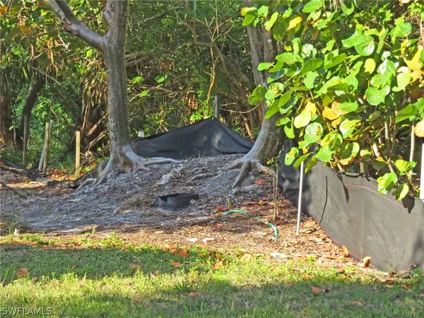 Sanibel, FL 33957,0 Bunting LN