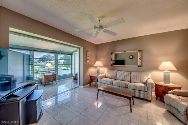 6915 Edgewater CIR #4C, Fort Myers, FL 33919