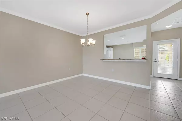 Naples, FL 34109,3025 Driftwood WAY #3205