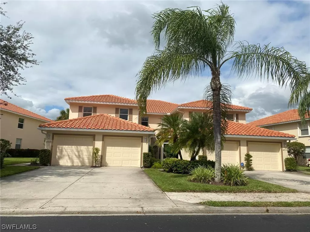 Naples, FL 34104,455 ROBIN HOOD CIR #102