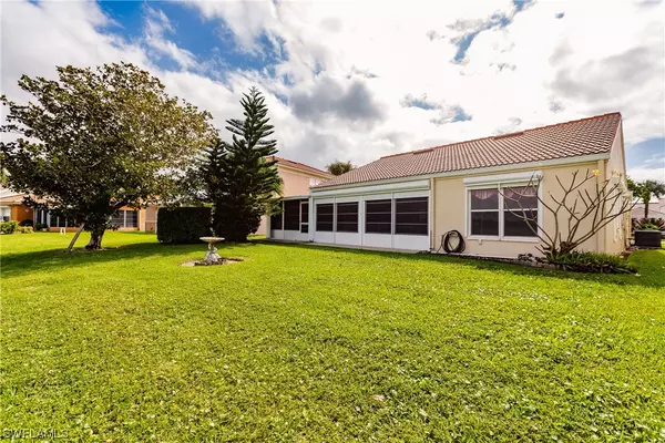 Naples, FL 34109,7207 Mill Pond CIR