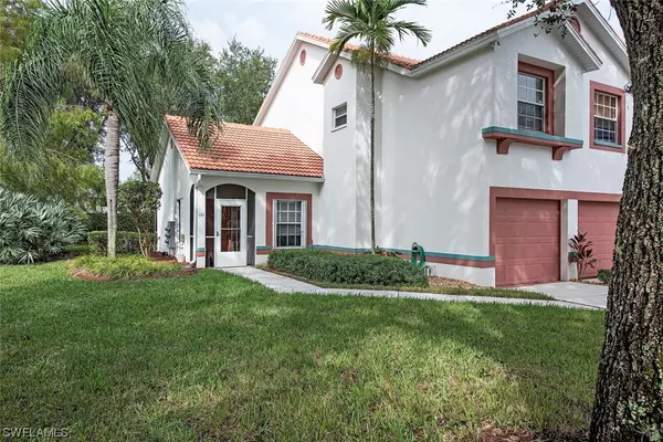 661 Windsor SQ #101, Naples, FL 34104