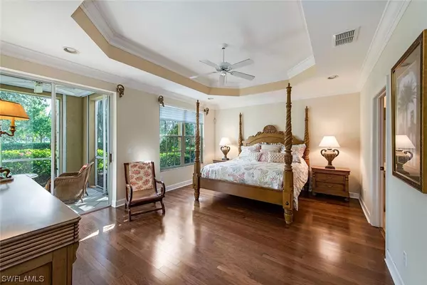 Naples, FL 34109,2420 Mont Claire CT #S-101