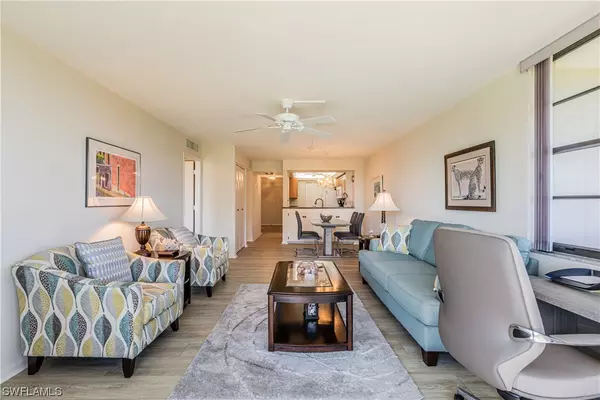 Marco Island, FL 34145,601 Seaview CT #C-207