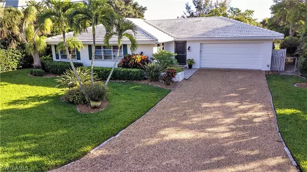 3251 Twin Lakes LN, Sanibel, FL 33957
