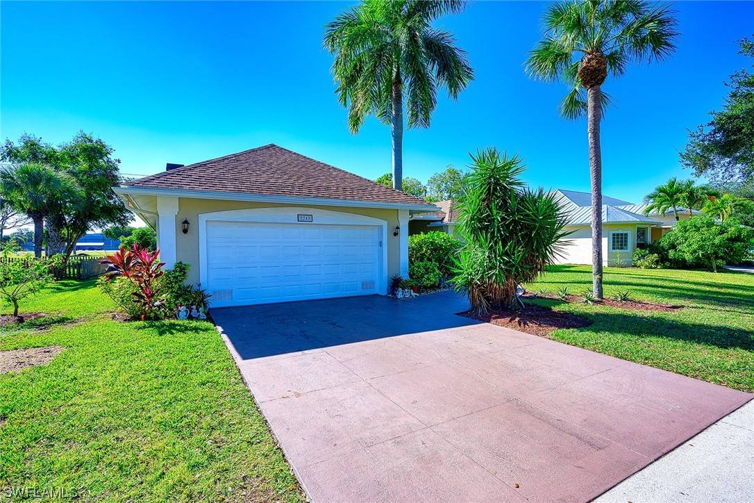 Naples, FL 34104,2248 River Reach DR