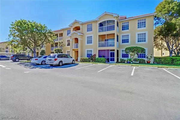 4700 Saint Croix LN #325, Naples, FL 34109
