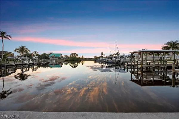 18548 Cutlass DR, Fort Myers Beach, FL 33931