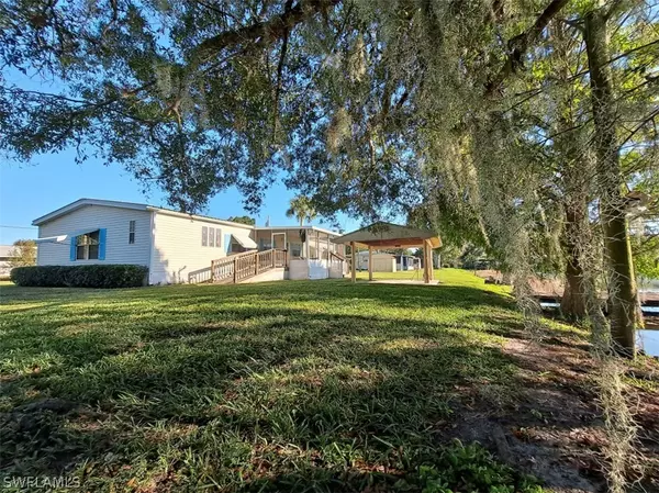 Moore Haven, FL 33471,1056 Okura ST