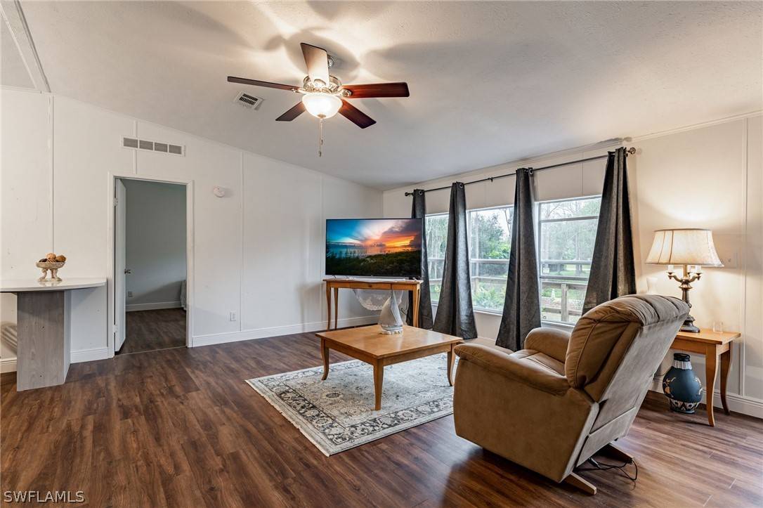 North Fort Myers, FL 33917,20100 Lani LN
