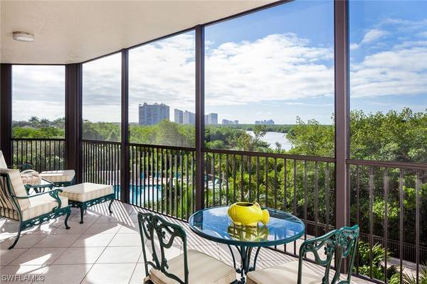 8960 BAY COLONY DR #302, Naples, FL 34108