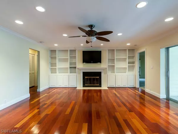 Sanibel, FL 33957,940 Whelk DR