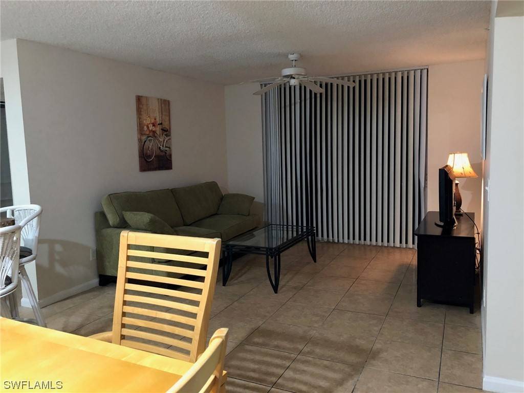 Naples, FL 34104,1235 Wildwood Lakes BLVD #4-105